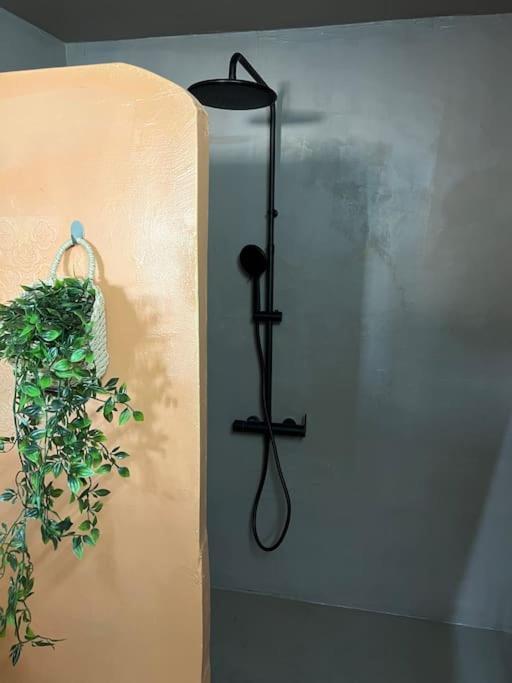 Lampsakou 2-bedroom House In * Volos